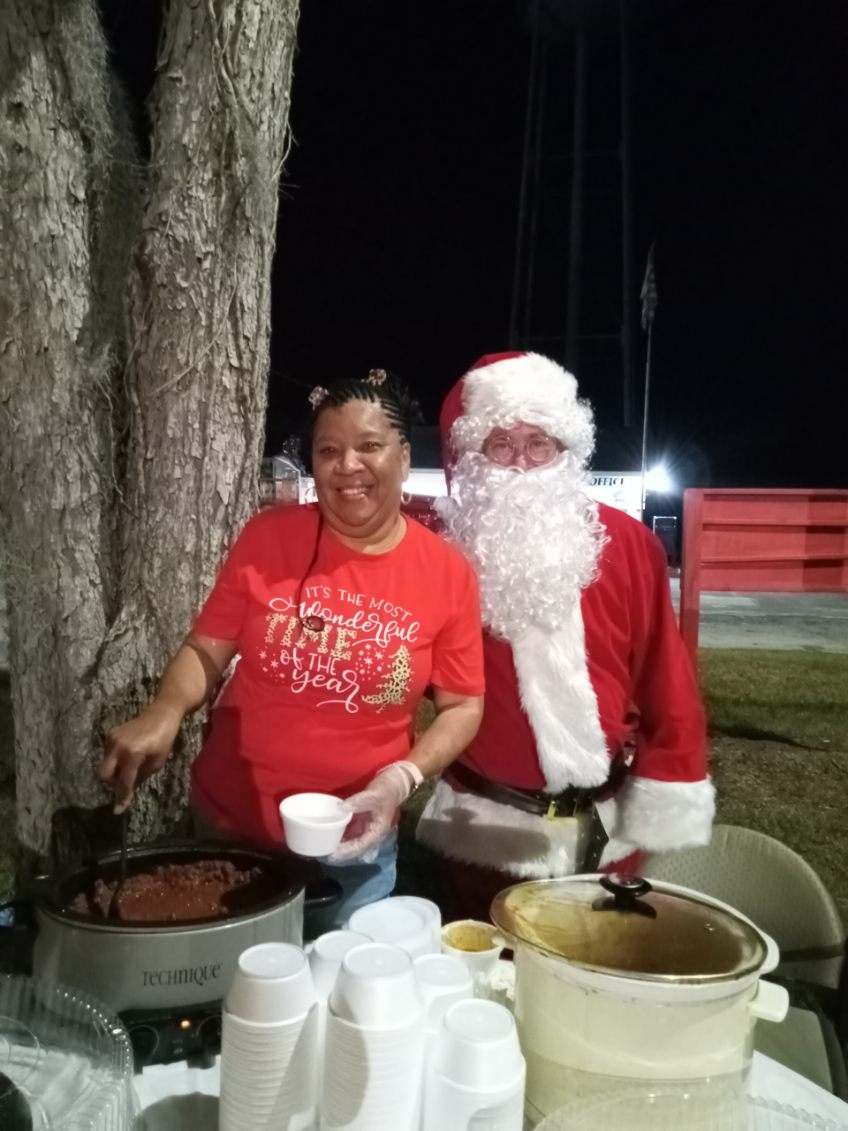 Santa and lady at park 